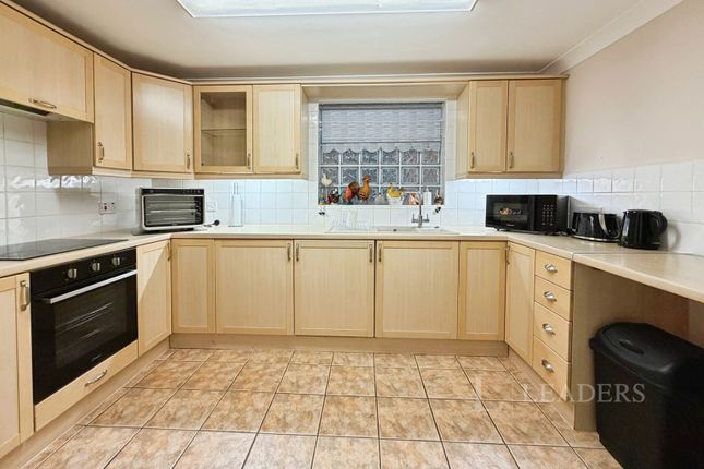 Flat 10,, The Anchorage, 40 Marine Parade West photo 4