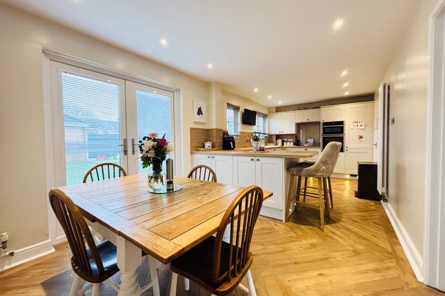 5, Cloverland Drive, Great Yarmouth photo 2