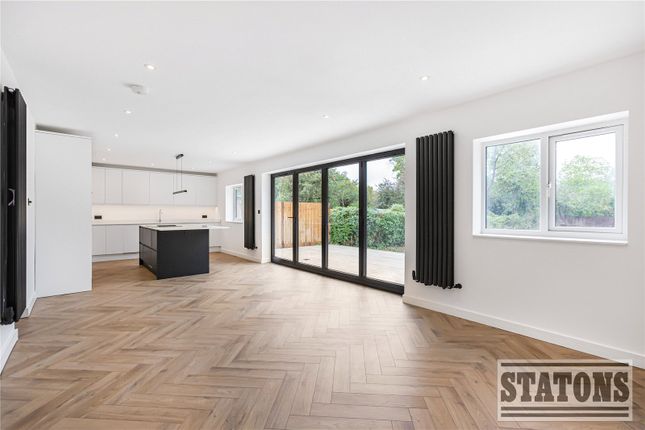 14, Skimpans Close, North Mymms photo 4
