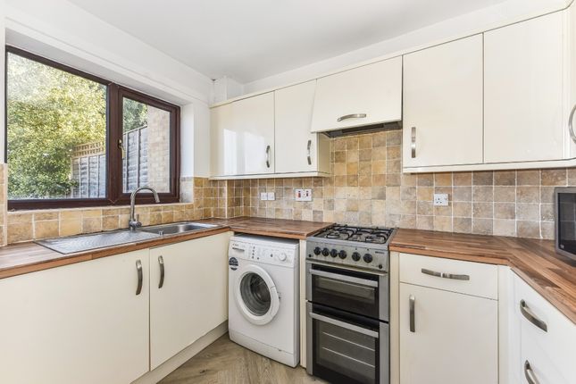 16 Derwent Close, Horndean, Waterlooville photo 4