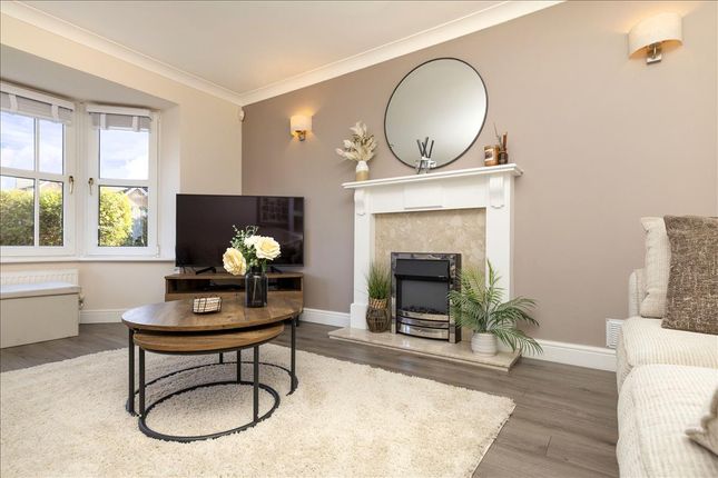 12 Matthews Drive, Newtongrange photo 3