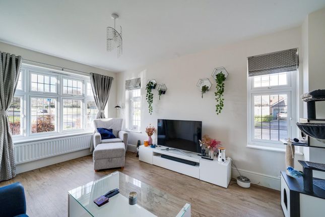 1, Shackleton Grove, Leighton Buzzard photo 2