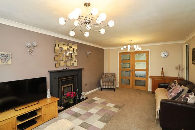 26, Chestnut Close, Caerphilly photo 4