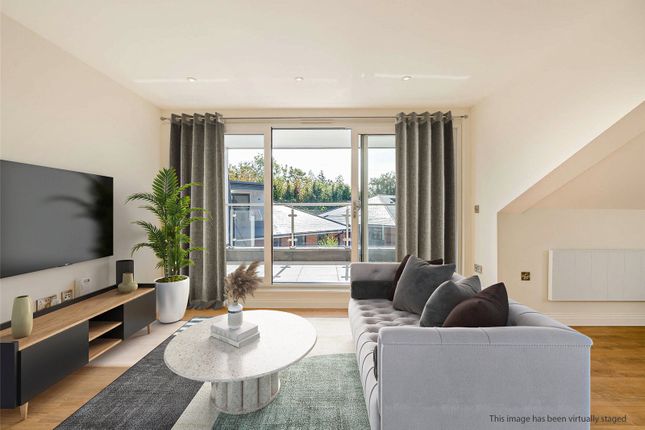 Thumbnail Flat for sale in Furlong Road, Bourne End, Buckinghamshire