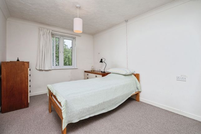 Flat 24, 18, Horn Cross Road, Devon photo 4