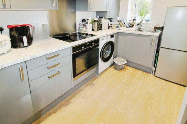 18, Apple Way, Exeter photo 2