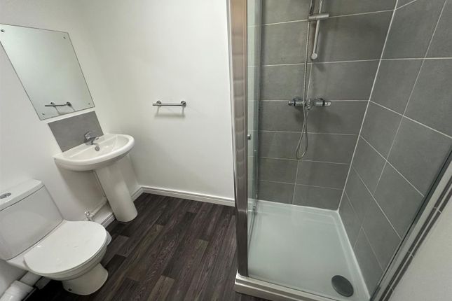 Flat 5, 39, Botley Road, Park Gate photo 5
