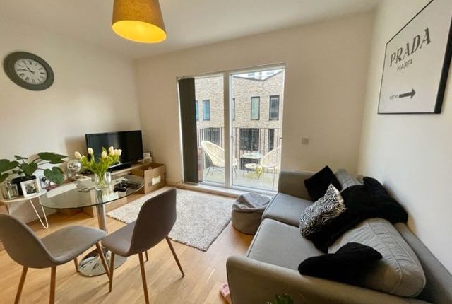 Thumbnail Flat to rent in Lockgate Mews, Manchester