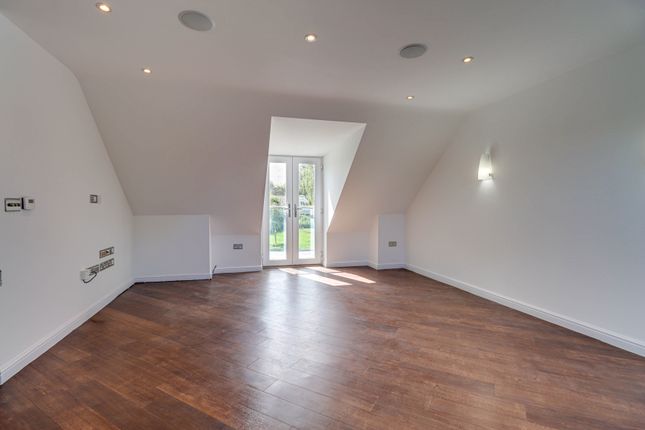 21B, Kinsbourne Close, Hertfordshire photo 4