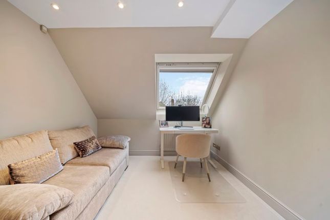 Flat to rent in Westfield, Kidderpore Avenue, Hampstead, London