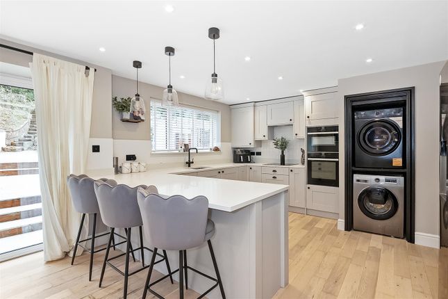 16, Roffey Close, Purley photo 4