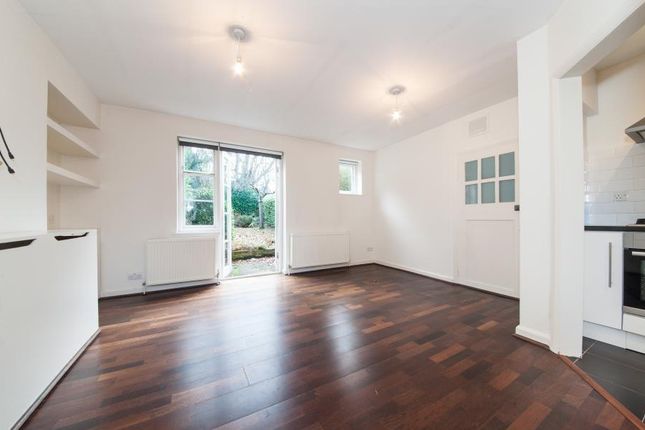 Thumbnail Terraced house to rent in Creswick Walk, London