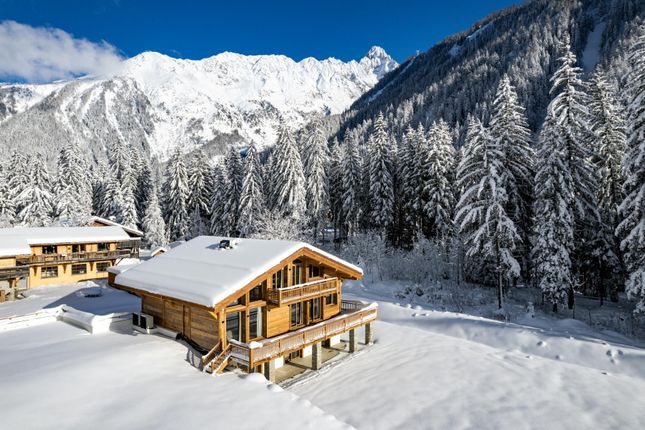 Chalet for sale in Chamonix-Mont-Blanc, Haute-Savoie, Rhône-Alpes, France