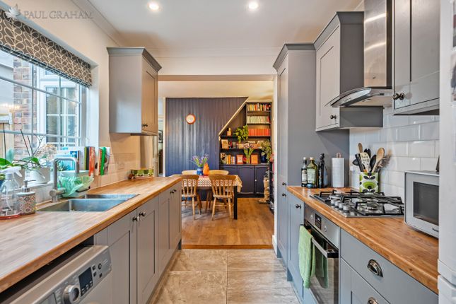 45, Wood Street, Mitcham photo 4