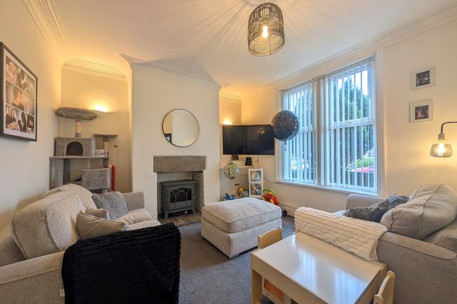 48, Crooke Lane, Bradford photo 3