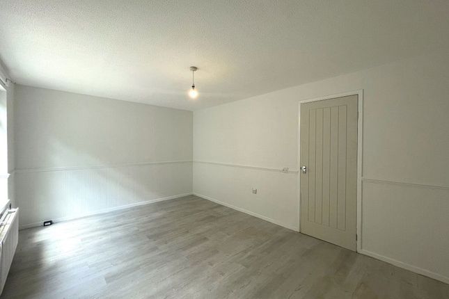 112, Bifield, Peterborough photo 5