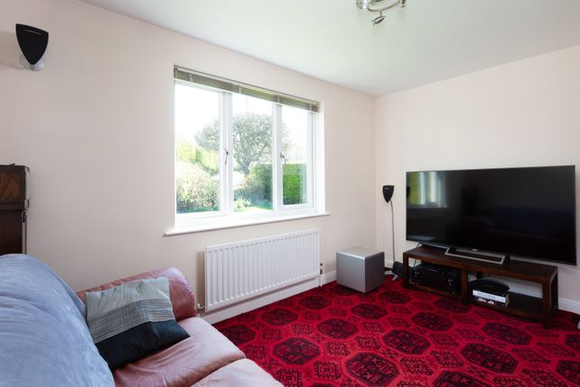 3, Fine Garth Close, Wetherby photo 5