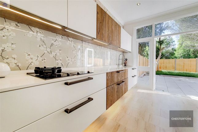 Flat for sale in Ellesmere Road, Chiswick