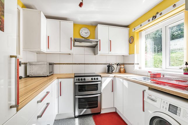52, Emblett Drive, Newton Abbot photo 4
