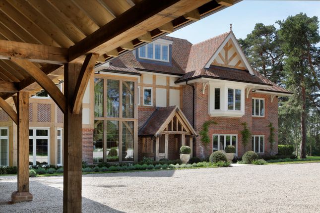 Thumbnail Flat for sale in Beechwood Manor, Henley-On-Thames, Berkshire