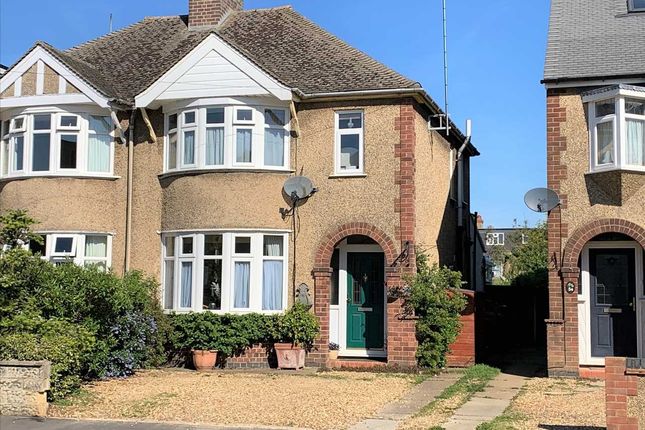 Homes With Gardens For Sale In St Johns Crescent Wolverton