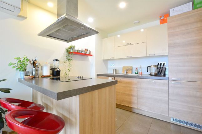 Flat to rent in Cavatina Point, 3 Dancers Way, London
