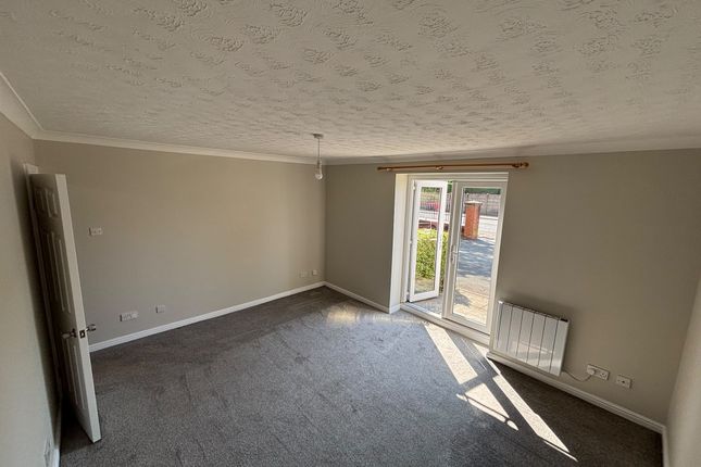 8 Rosebay Court, DARLINGTON photo 4