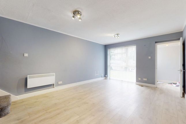 39, Cleave Avenue, Hayes photo 2