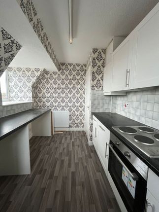 Flat to rent in Gloucester Avenue, Blackpool, Lancashire