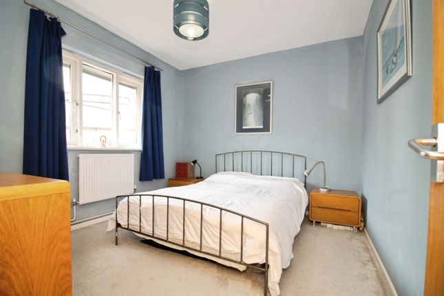 Flat 9, 4, Wharf Close, Manchester photo 4