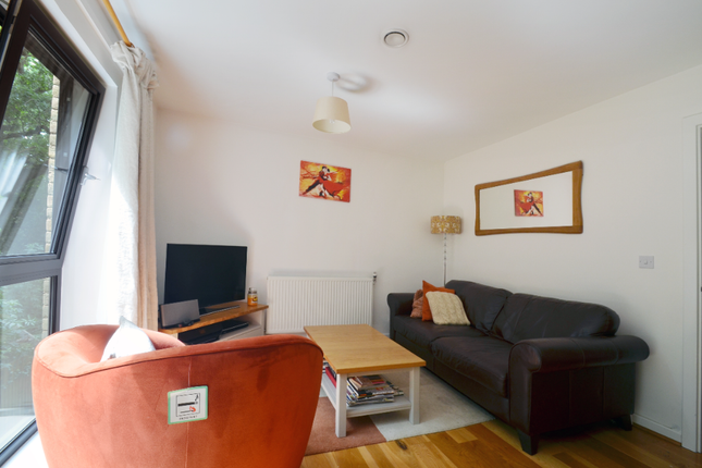 9 Staplehurst Road, London photo 3