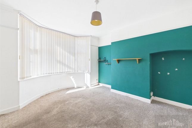 6, Portland Crescent, Essex photo 2