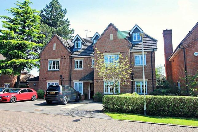 Thumbnail Flat for sale in George Close, Caversham, Reading