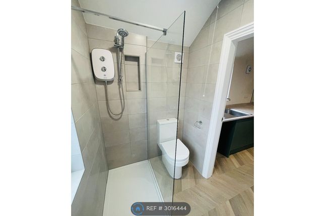 A Kingsway, KirkbyInAshfield, Nottingham photo 5