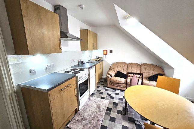Room to rent in Roslin Terrace, City Centre, Aberdeen