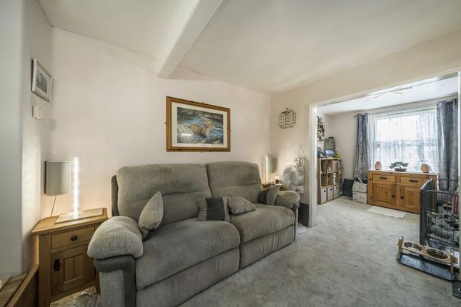 269, Greenford Avenue, London photo 3