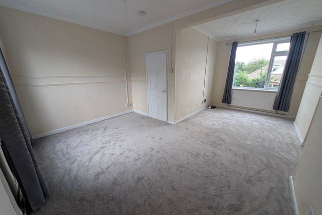 20, Brynmynach Avenue, Ystrad Mynach photo 2