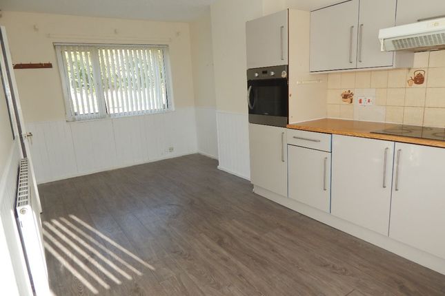 37 West Park Road, Batley photo 3