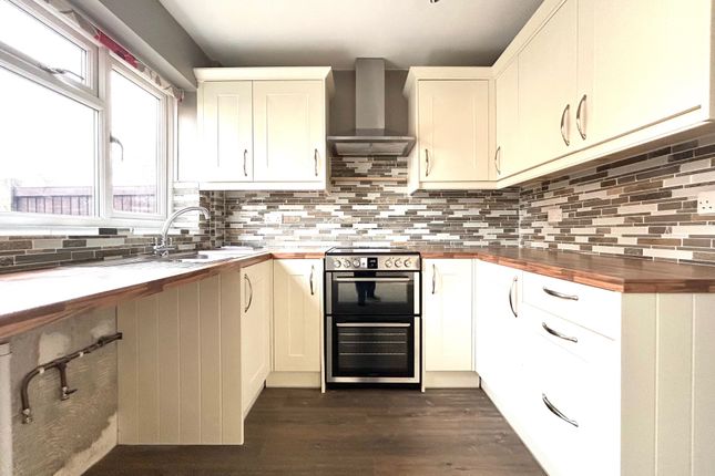 51A, Basildon photo 3