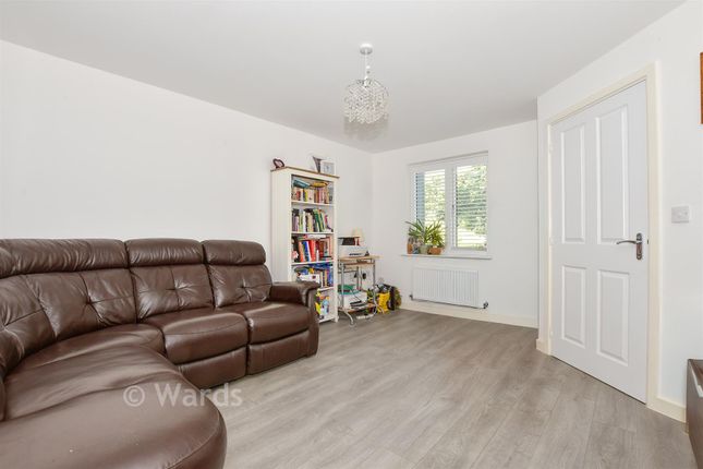 9, Heath Wood Drive, Maidstone photo 3