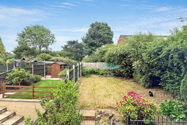 20 Howe Road, Coalville photo 3