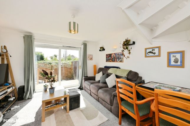 19, Jeals Lane, Sandown photo 4