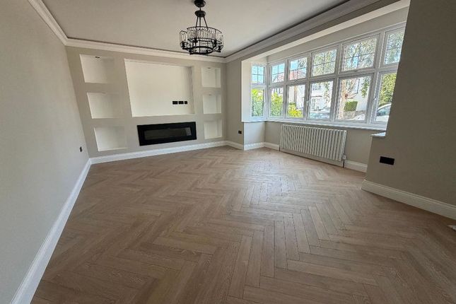 13, Beech Walk, London photo 3