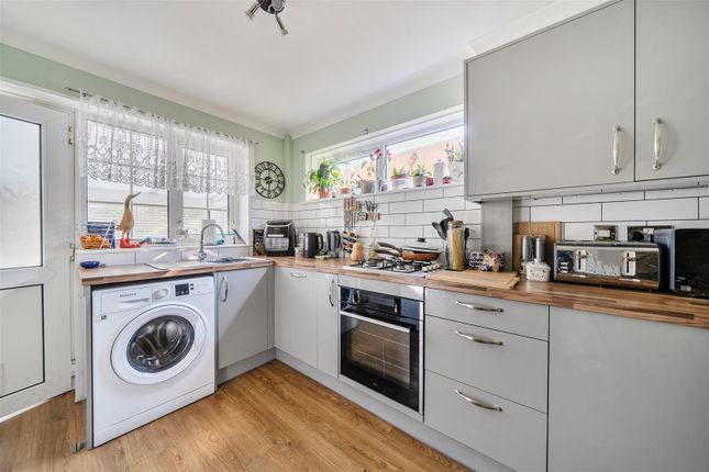 20, Castle View Road, Fareham photo 4