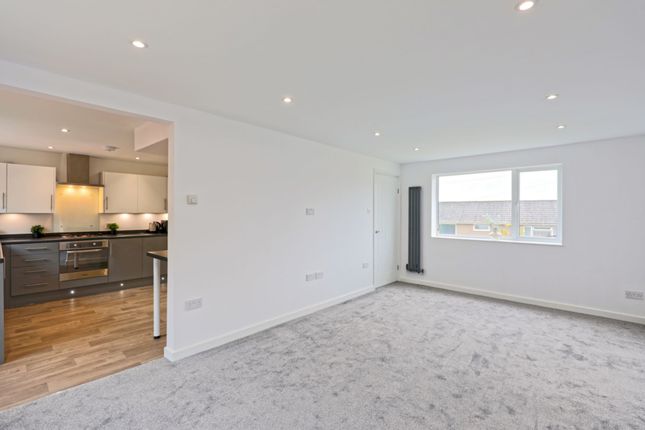 67, Weavers Way, Dover photo 4