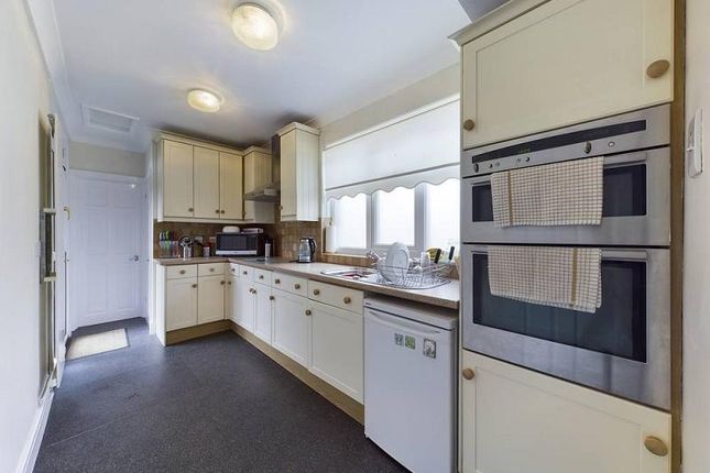 Manor Way, Cardiff photo 3