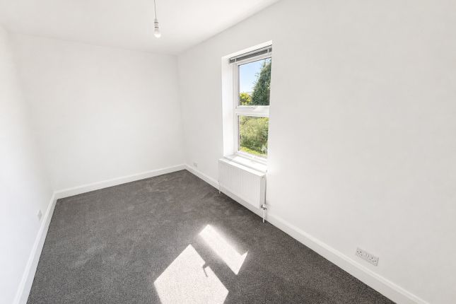 34, Crown Street, Egham photo 5