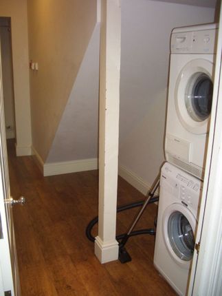 Highlands Flat 1, High Street, 17 High St photo 3
