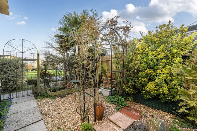 15 Paynes Orchard,, Charlton Common, Bristol photo 2