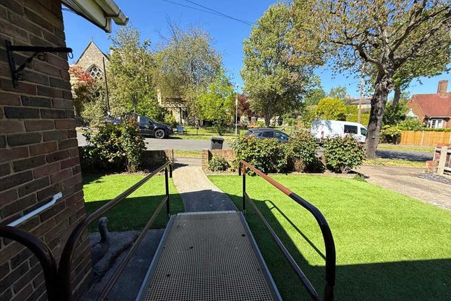 Park Avenue, Gravesend photo 3